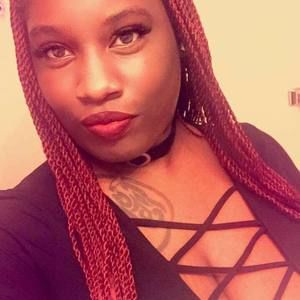 Meet your Posher, Monique